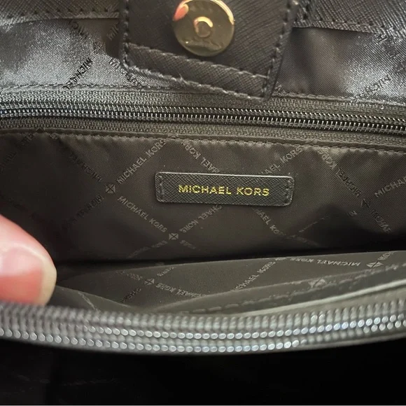 Michael Kors Black Susannah Saffiano Leather Large Tote Bag - Picture 9 of 10